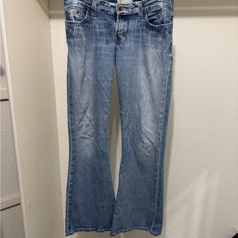 BKE BUCKLE LIGHT WASH BOOTCUT JEANS (30)